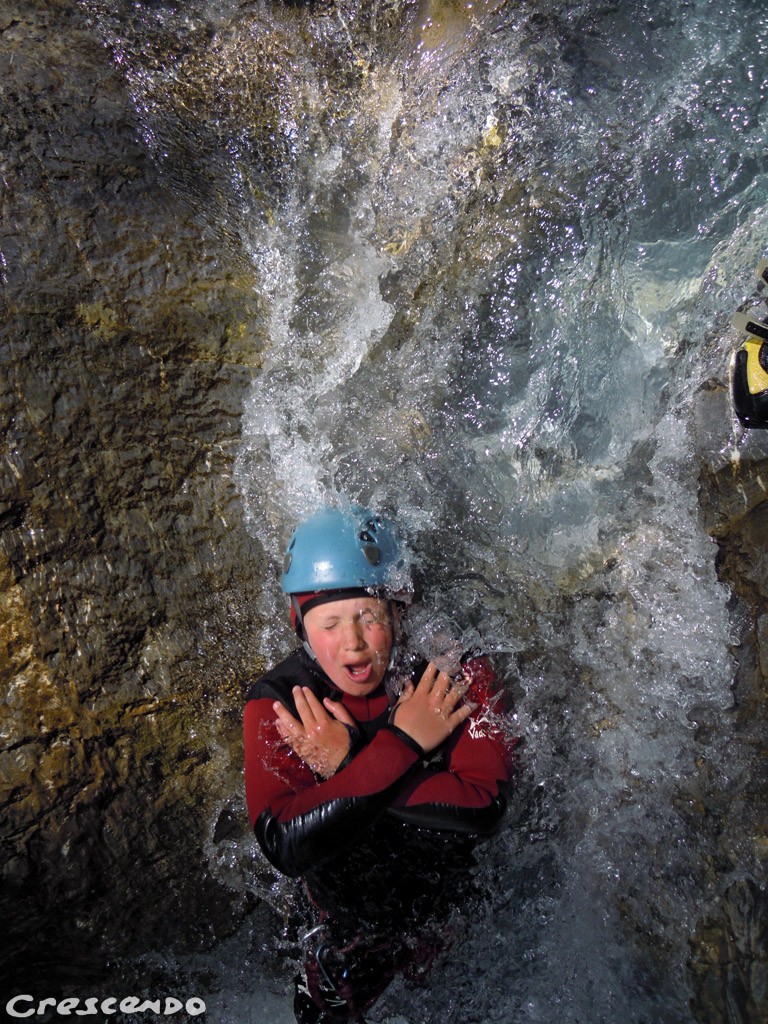 sorties canyoning découverte dans les Hautes Alpes sur une demi-journée