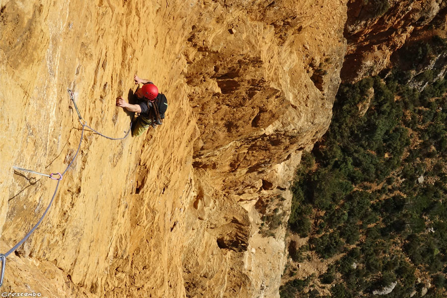 Moniteur escalade à Cassis, moniteur grande voie Calanques