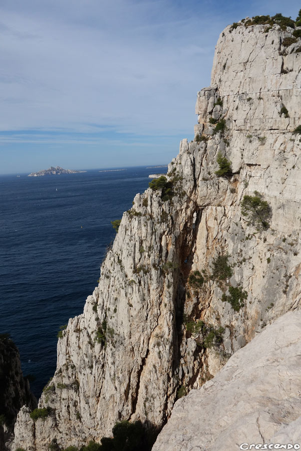 Essadon, découvrir la grande voie, moniteur escalade Calanques, moniteur escalade