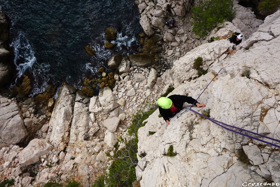 Escalade Eissadon, escalade dans les Calanques, grimpe en grande voie, escalade facile Calanques