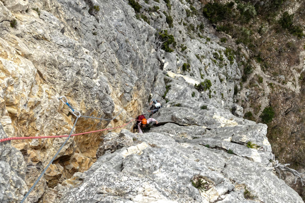 escalade débutant, première grande voie, moniteur d'escalade